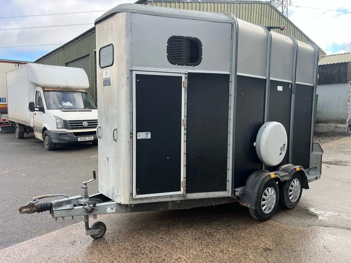 Ifor Williams Classic 510 horsebox - Image 1