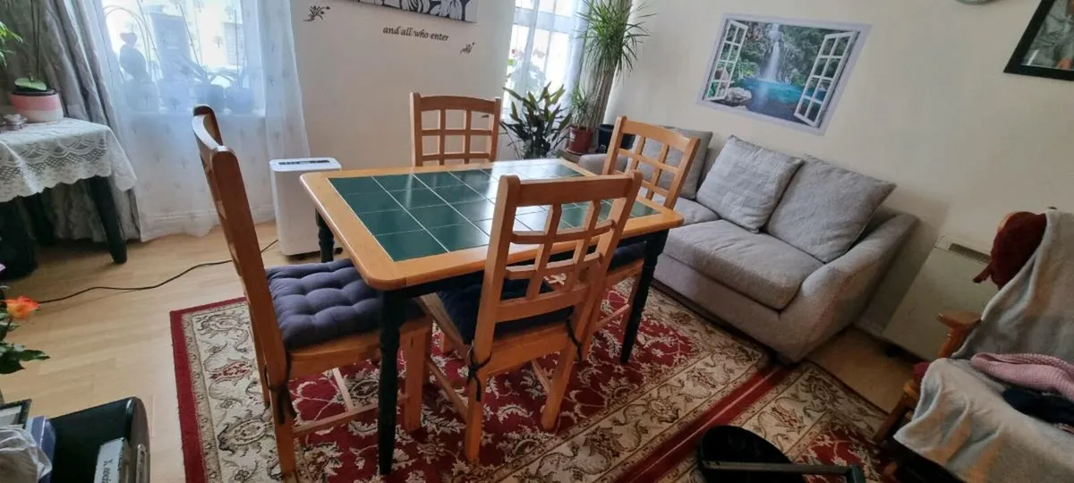 Table and 4 chairs - Image 4