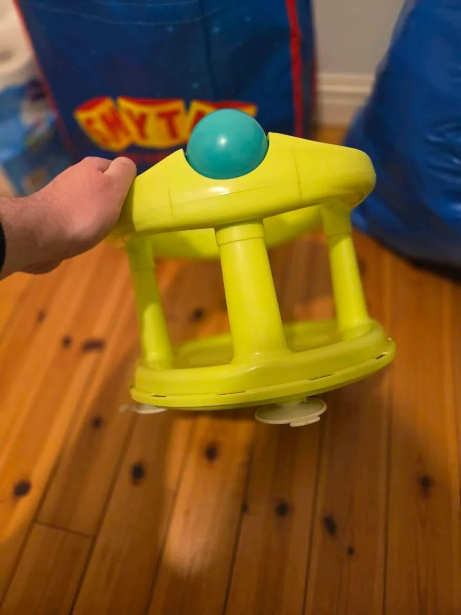 Baby bath seat 
In great condition 
15e ono - Image 1