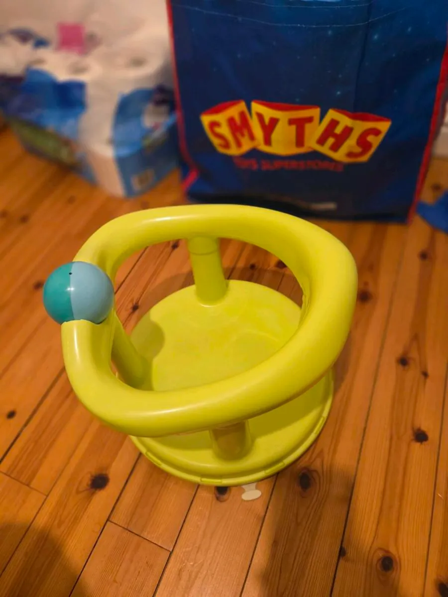 Baby bath seat 
In great condition 
15e ono - Image 3