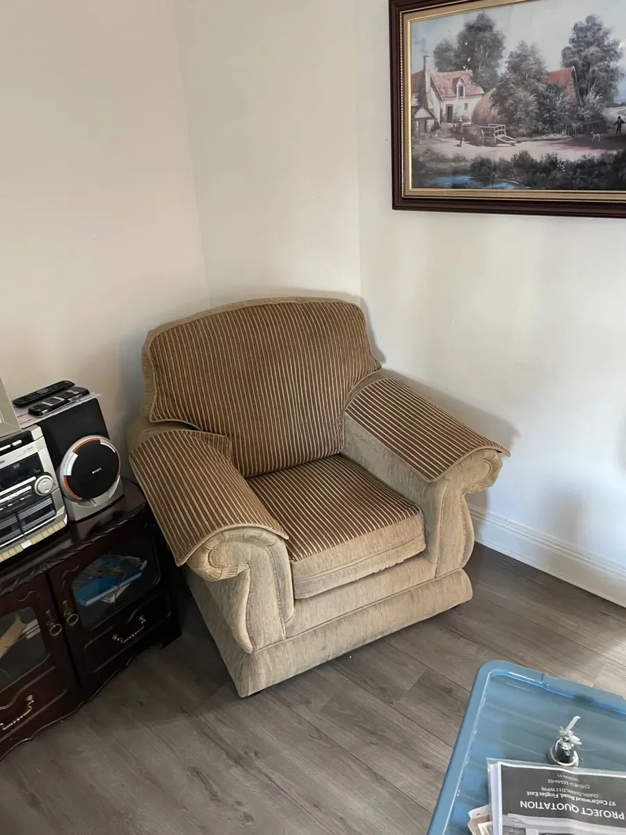 Two seater sofa and two armchairs - Image 2