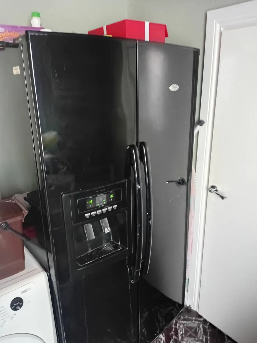 American style fridge freezer***ice machine - Image 1
