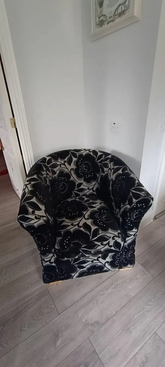 Bucket chair free to take away. - Image 2