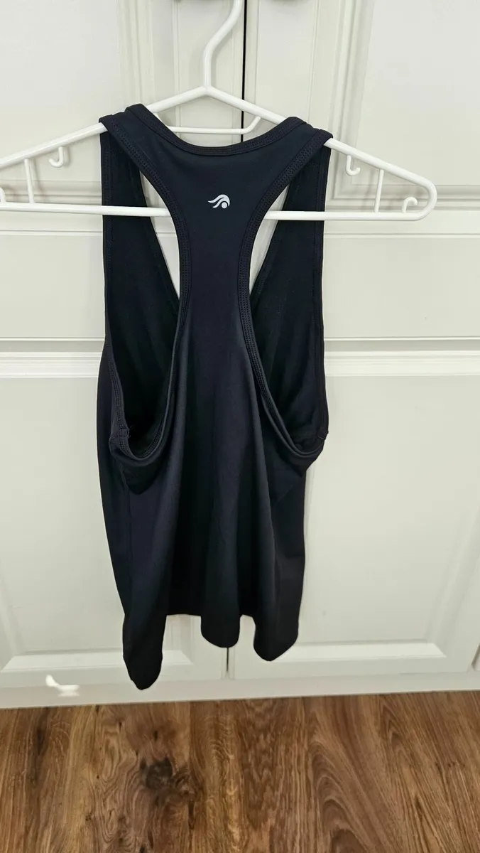 Sports vest - Image 4