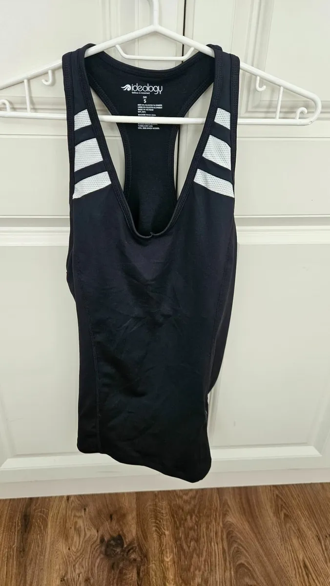 Sports vest - Image 1