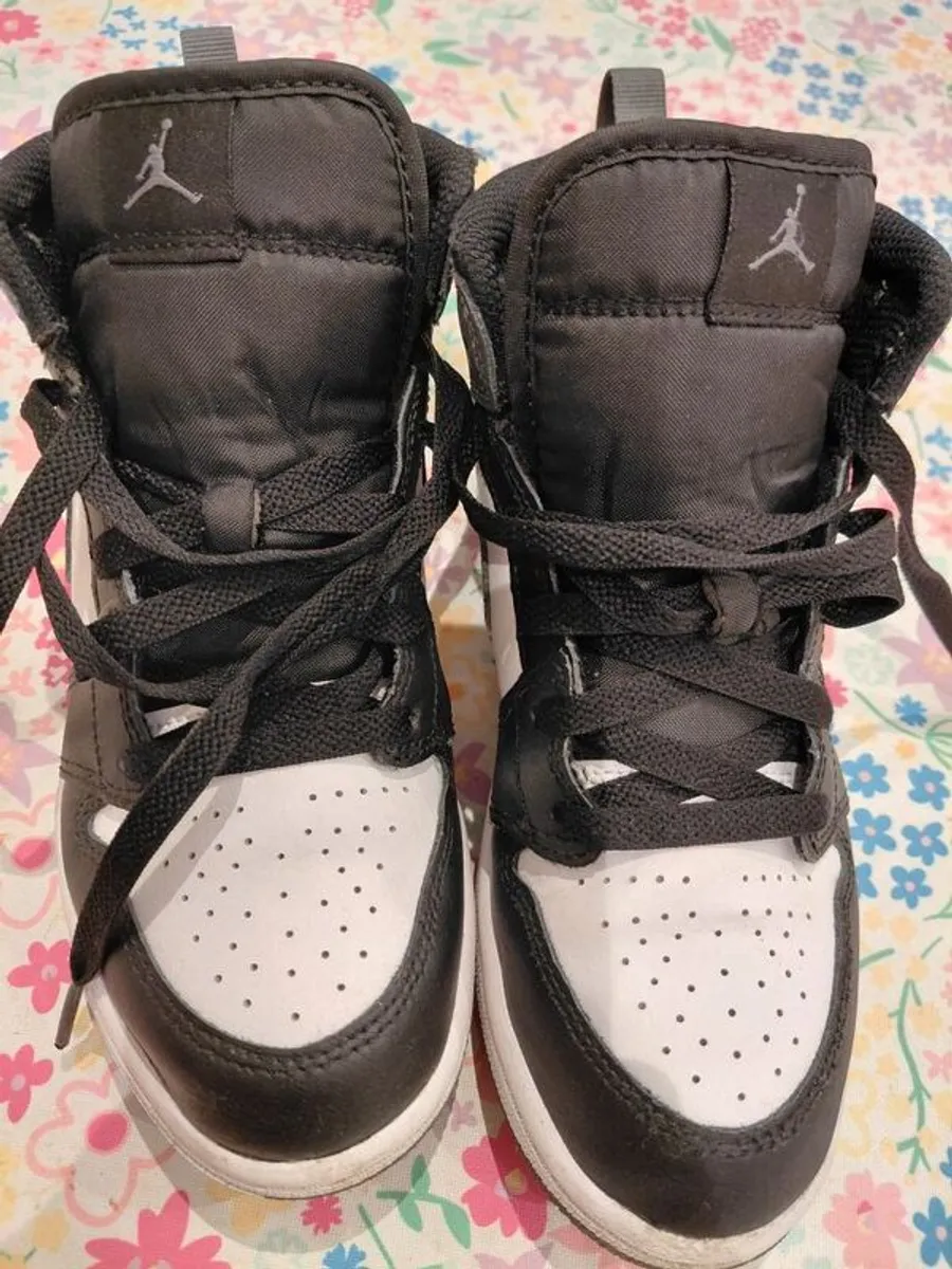 High top nike jordans - Image 1