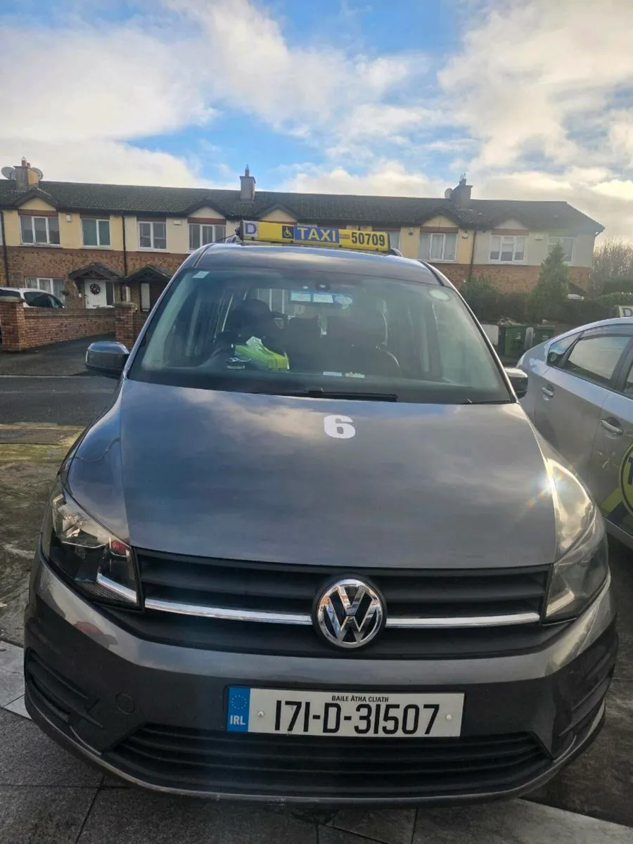 Taxi for sale volkswagen caddy 7 Seats - Image 2