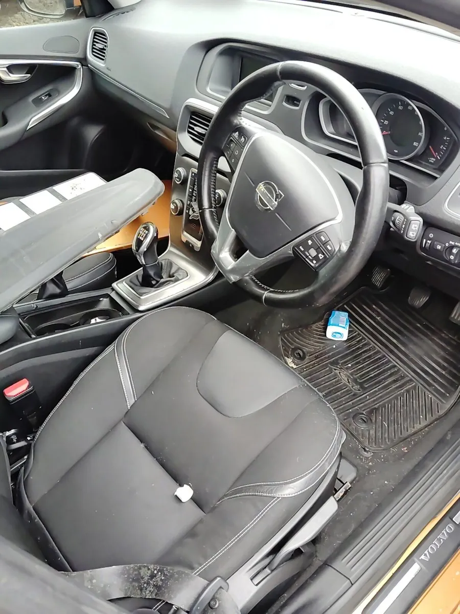 Breaking Volvo V40 1.6 diesel 2012 - Image 3