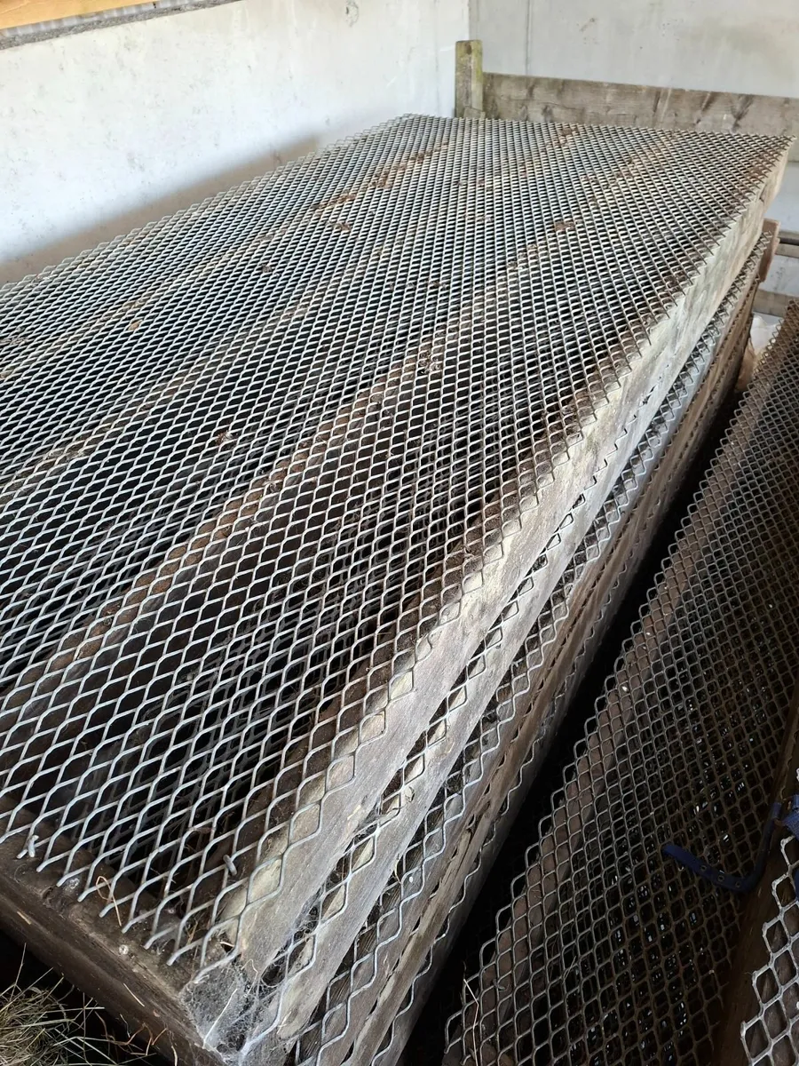 Mesh Sheep Slats - Image 1