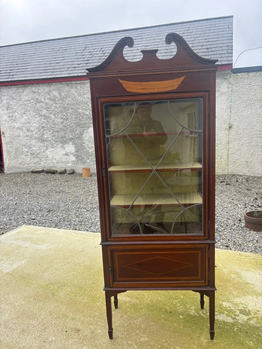 Edwardian China cabinet. Circa 1905 - Image 1