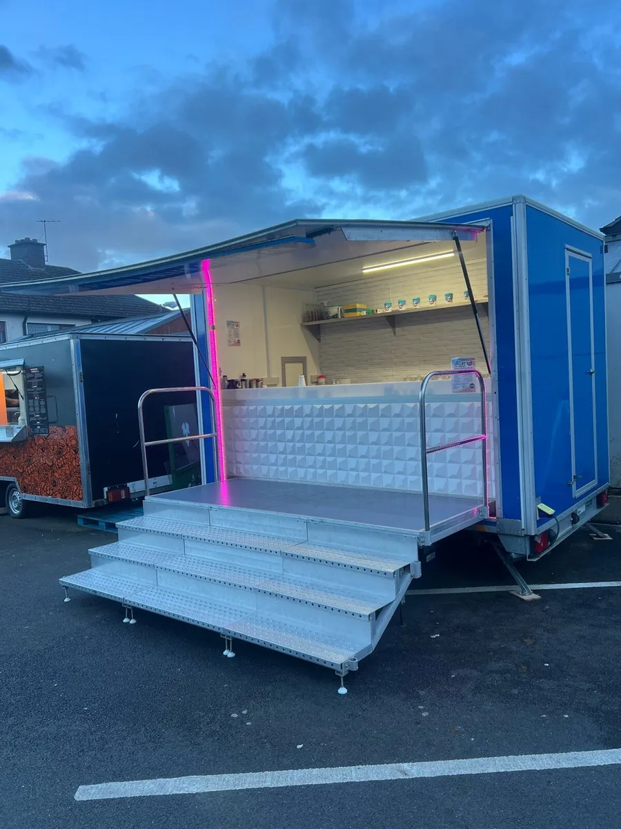Catering trailer - Image 1