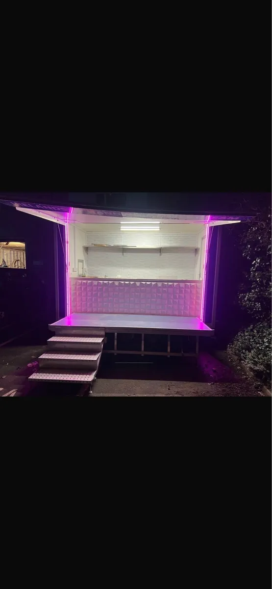 Catering trailer - Image 2