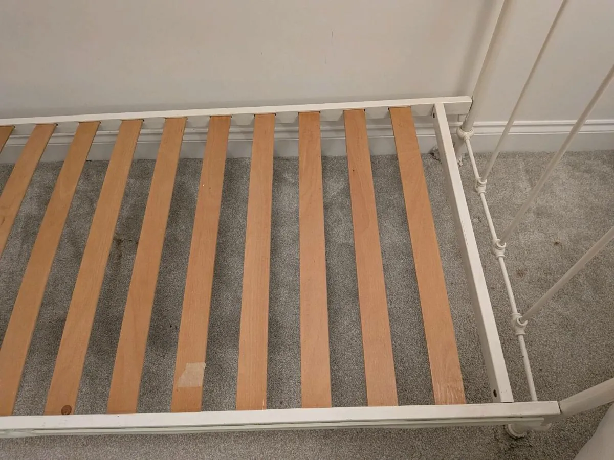 Single bed frame with mattress - Image 2