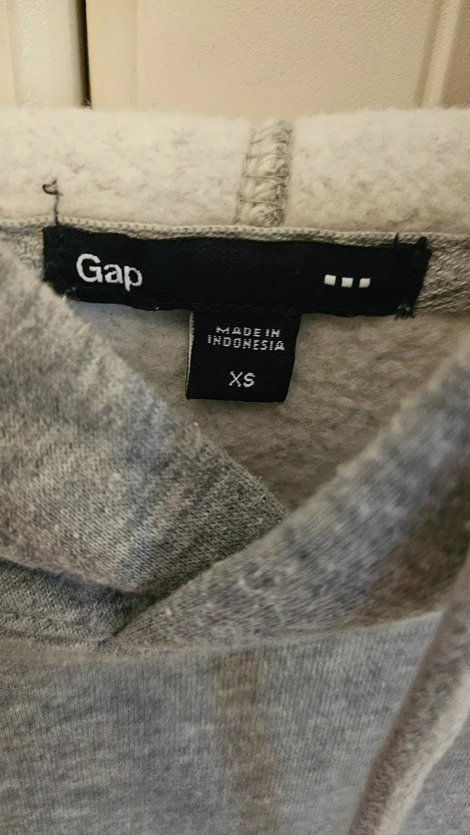 GAP Hoodie - Image 2