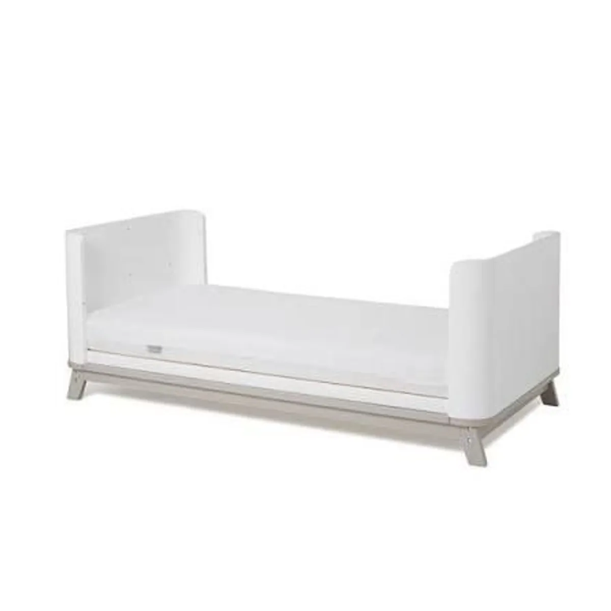 Cot Bed. Baby elegance loop cot bed. - Image 2