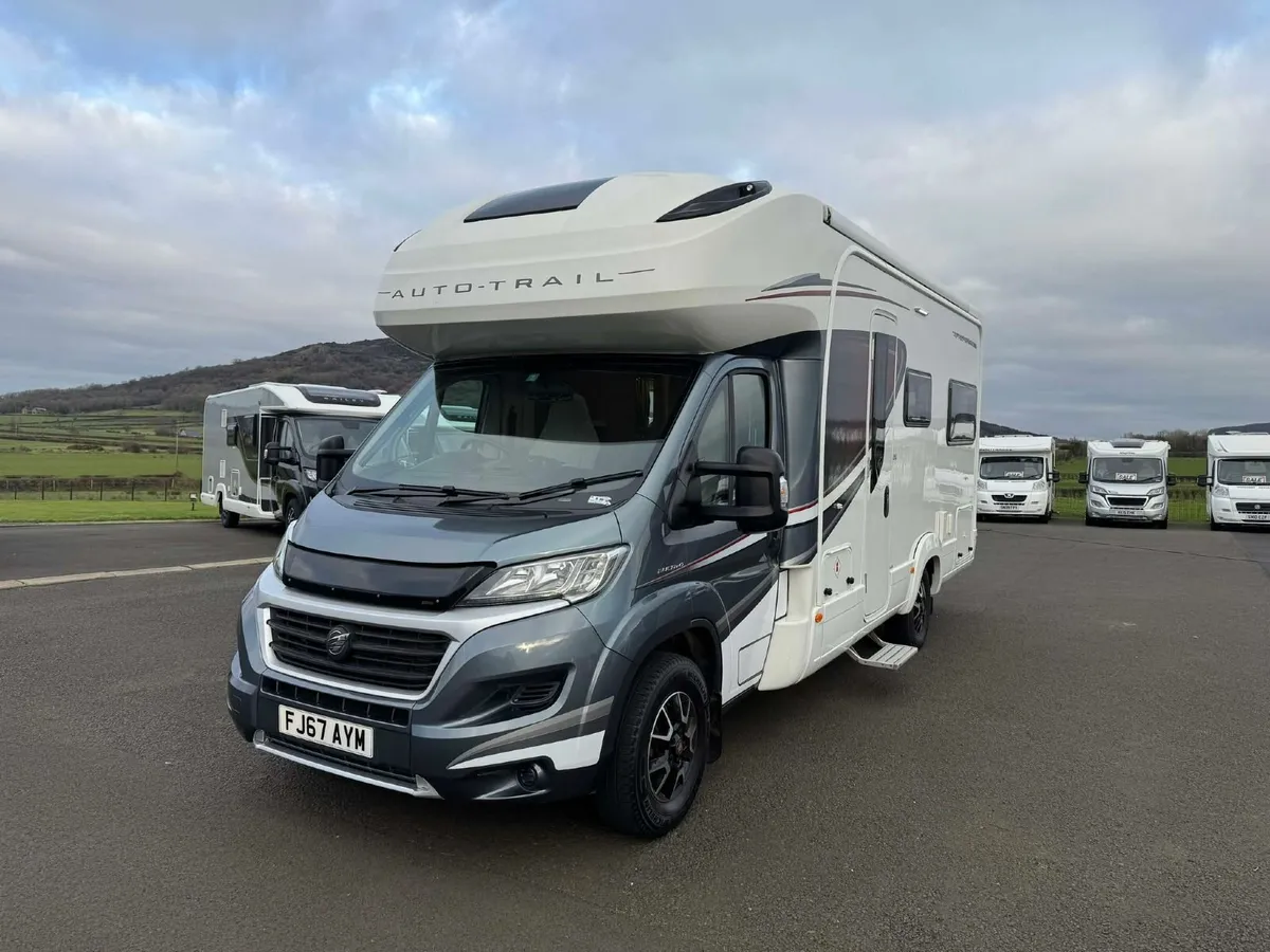 2017 AUTO-TRAIL APACHE 634 4 BERTH MOTORHOME - Image 1