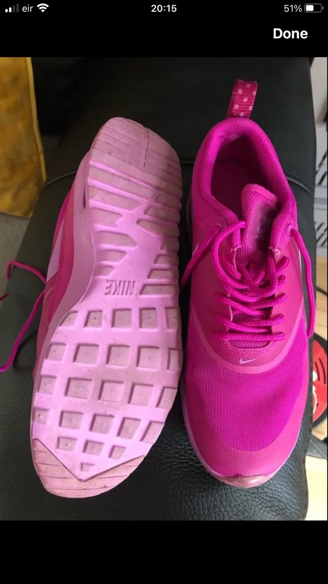 Girls Nike trainers size 3.5 €20 - Image 2