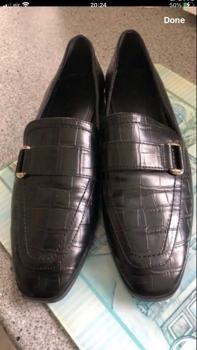 Ladies new shoes size 6 €15 - Image 1