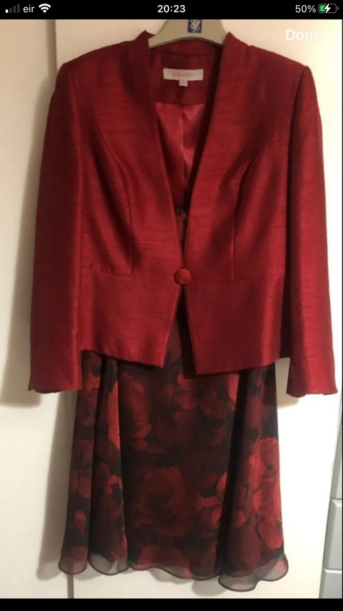 Ladies two piece suit size 14 €50 - Image 2