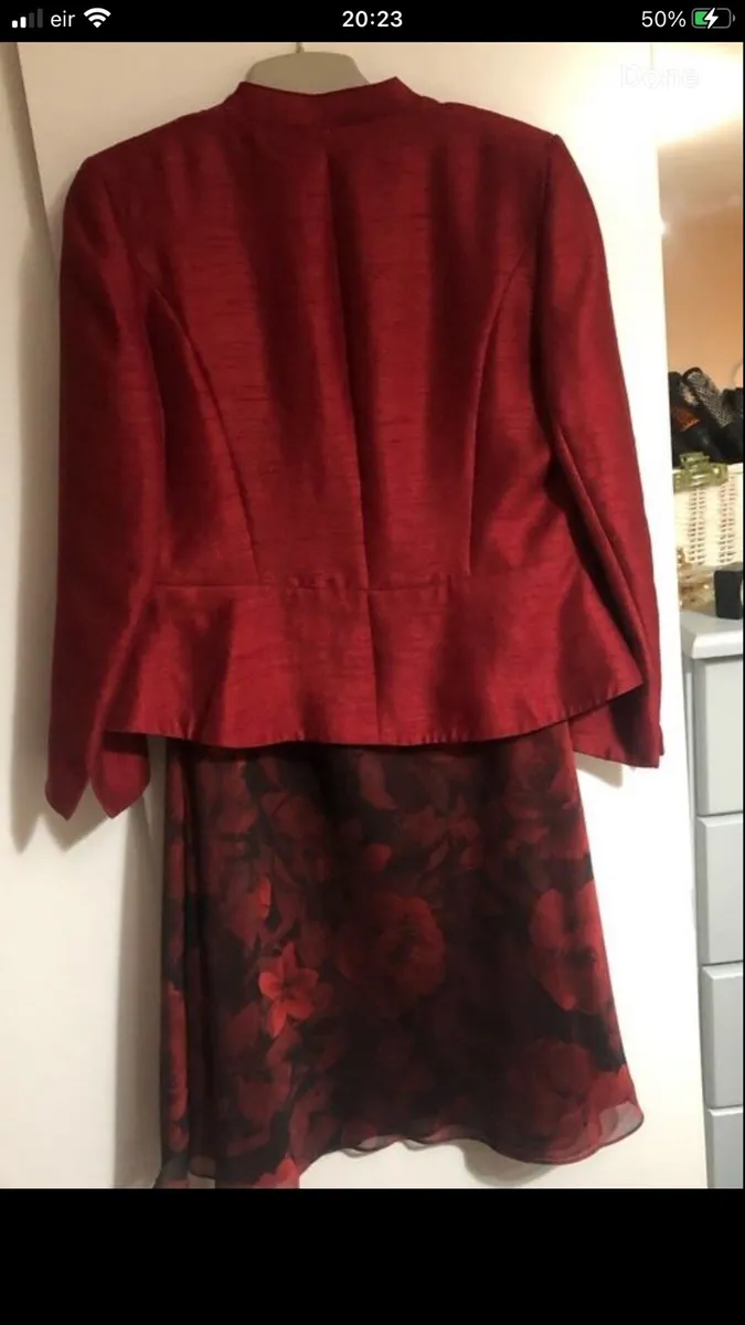 Ladies two piece suit size 14 €50 - Image 3