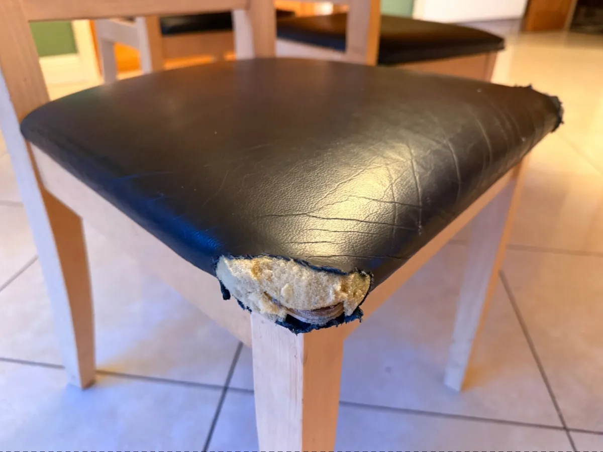 Kitchen table with 4 chairs and side coffee table - Image 2