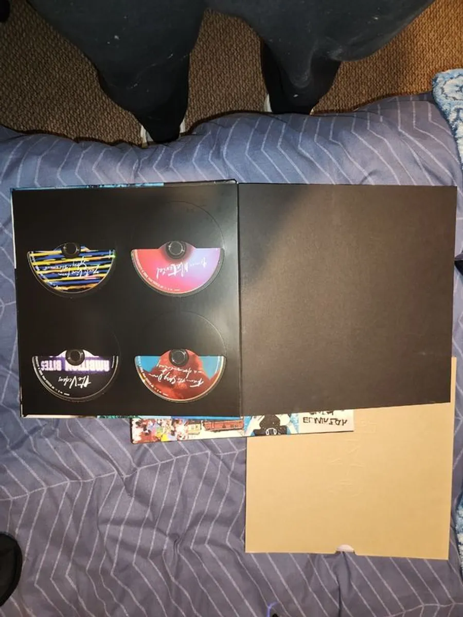 U2 Achtung Baby Super Deluxe 6 X Cd & 4 X Dvd Box Set - Image 4