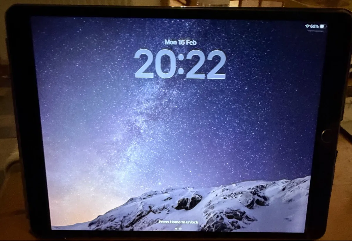 Apple IPad Air 3rd Generation - 64GB. 10.5”Screen - Image 1