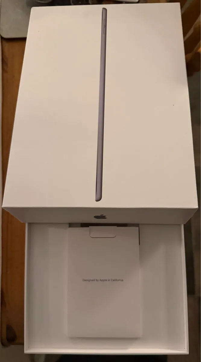 Apple IPad Air 3rd Generation - 64GB. 10.5”Screen - Image 3