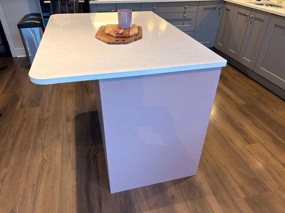 Kitchen Island (Quartz Top) - Image 3