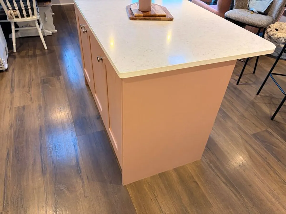 Kitchen Island (Quartz Top) - Image 4