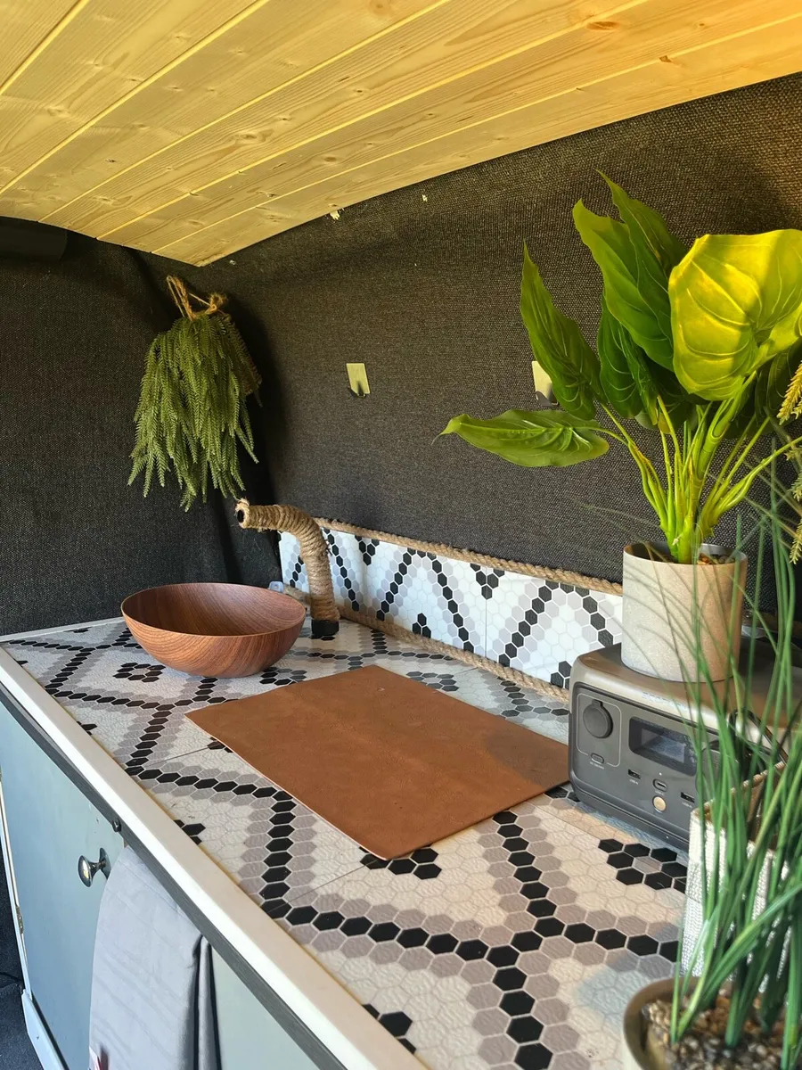 Van / camper - Image 4