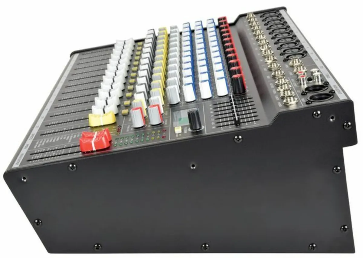 Compact Power Mixer CSP-714 powered mixer 700W - Image 1