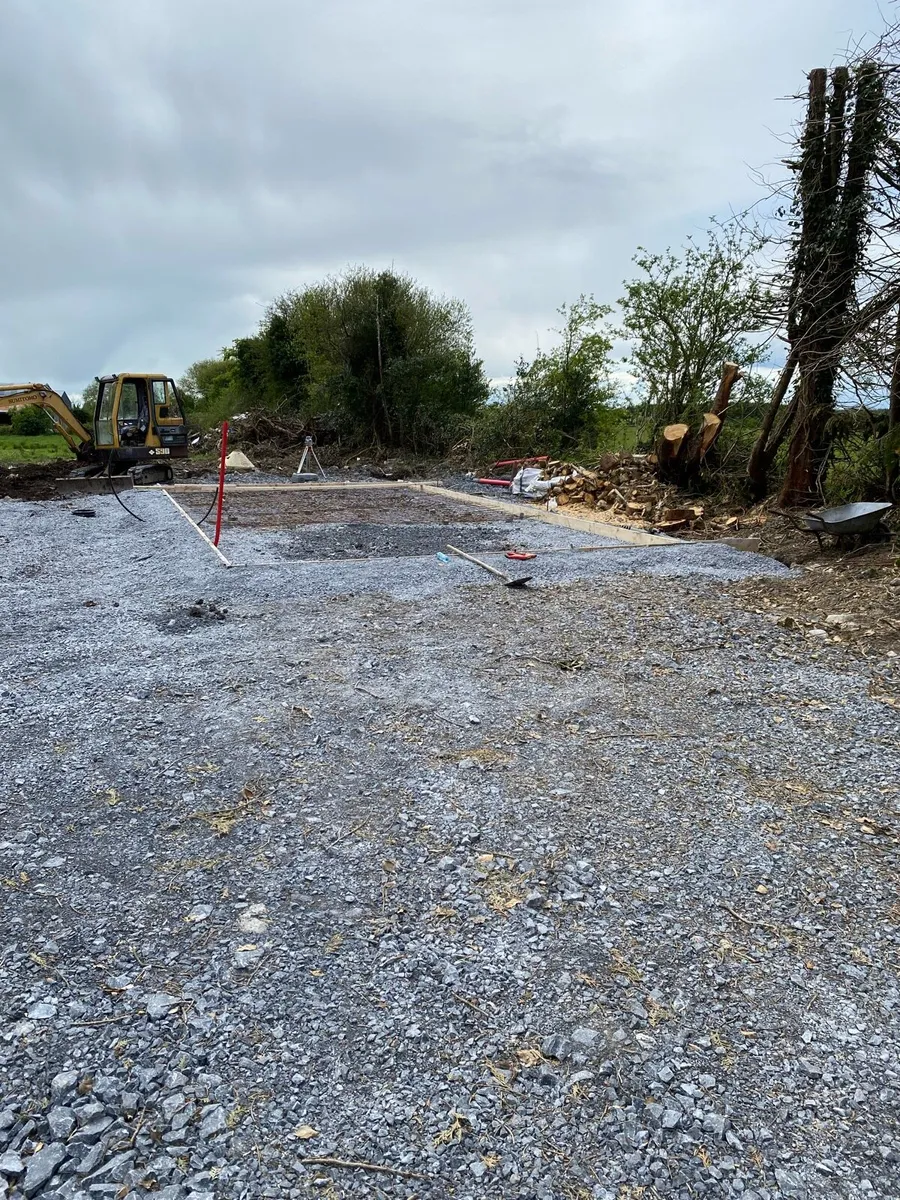 Groundwork/3 tone digger - Image 1