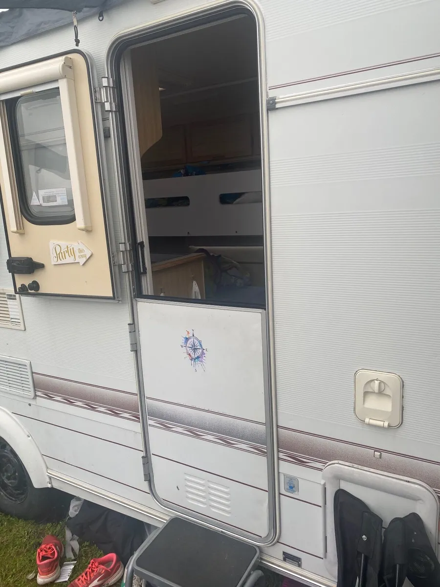 Caravan - Image 2