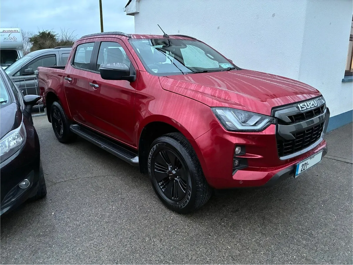 221 Isuzu d-max low mileage (20,676 km ) - Image 1