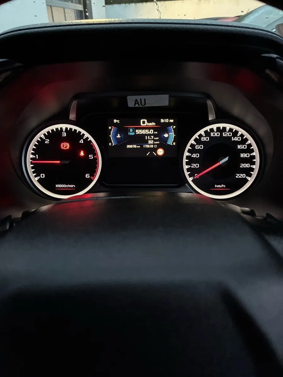 221 Isuzu d-max low mileage (20,676 km ) - Image 2