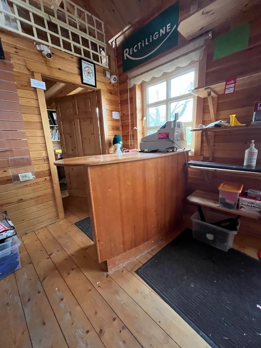 Office furniture - Image 1