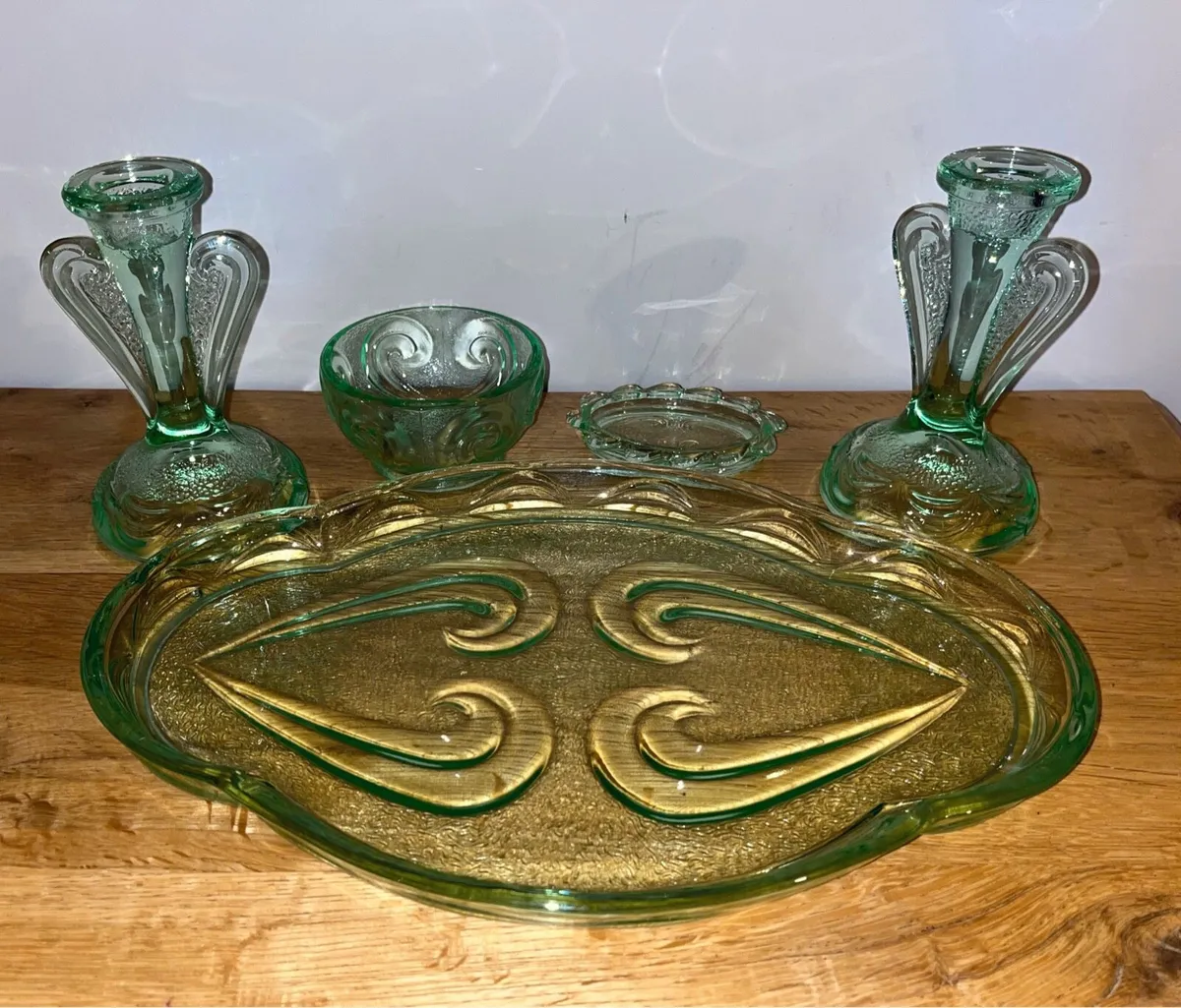 Art deco green glass dressing table set - Image 3
