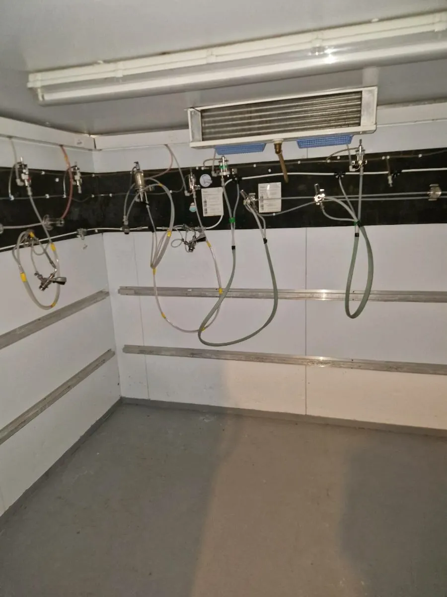 Pub contents - Image 4