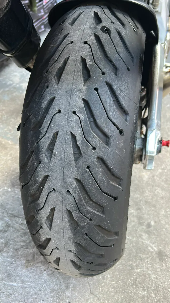 Aprilia Tuono 1000 v2 - Image 2