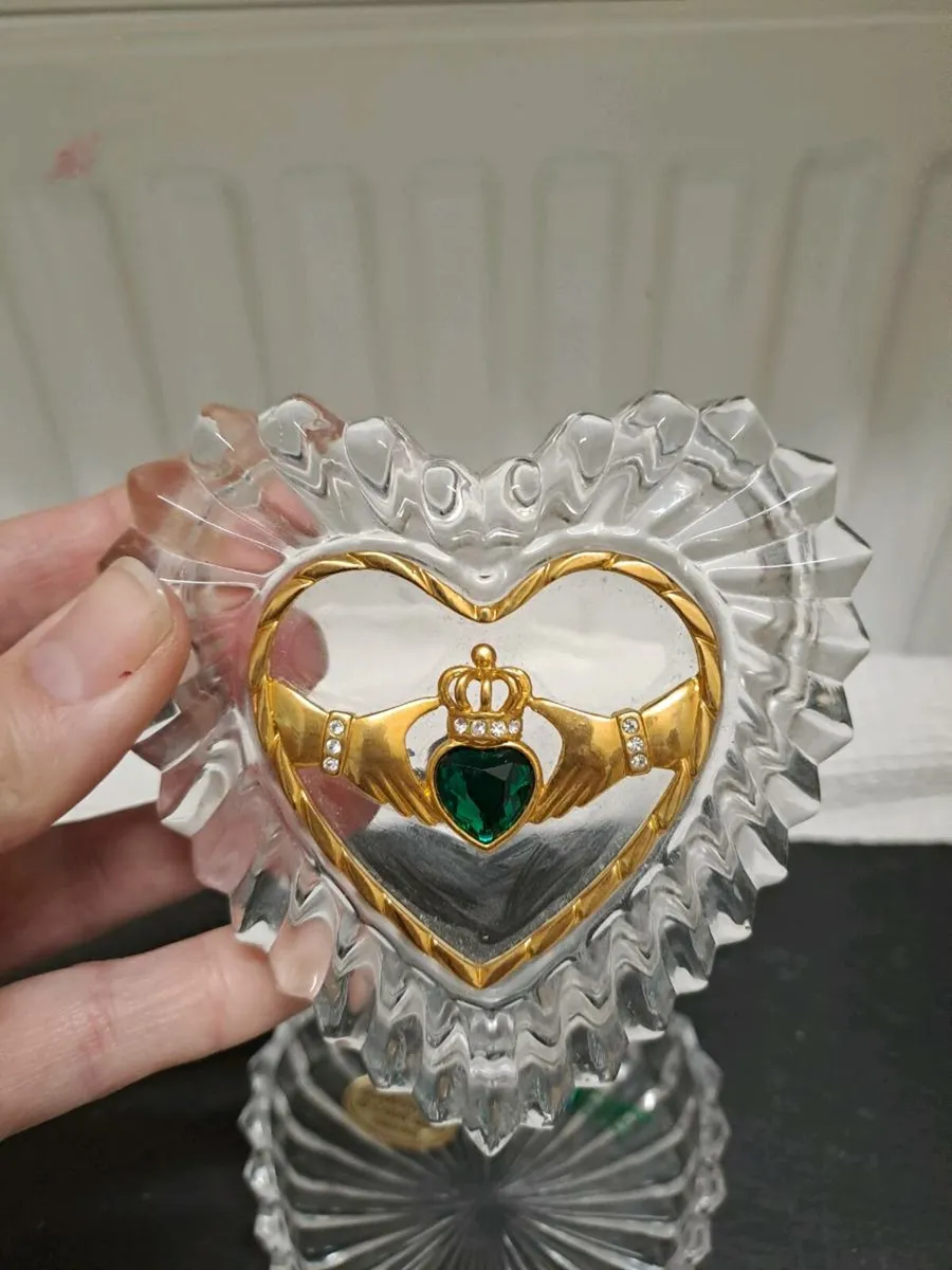 Killarney Crystal Ireland Claddagh Heart Dish - Image 1