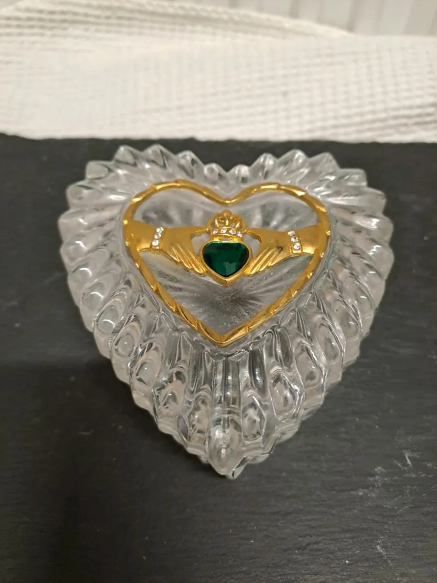 Killarney Crystal Ireland Claddagh Heart Dish - Image 2