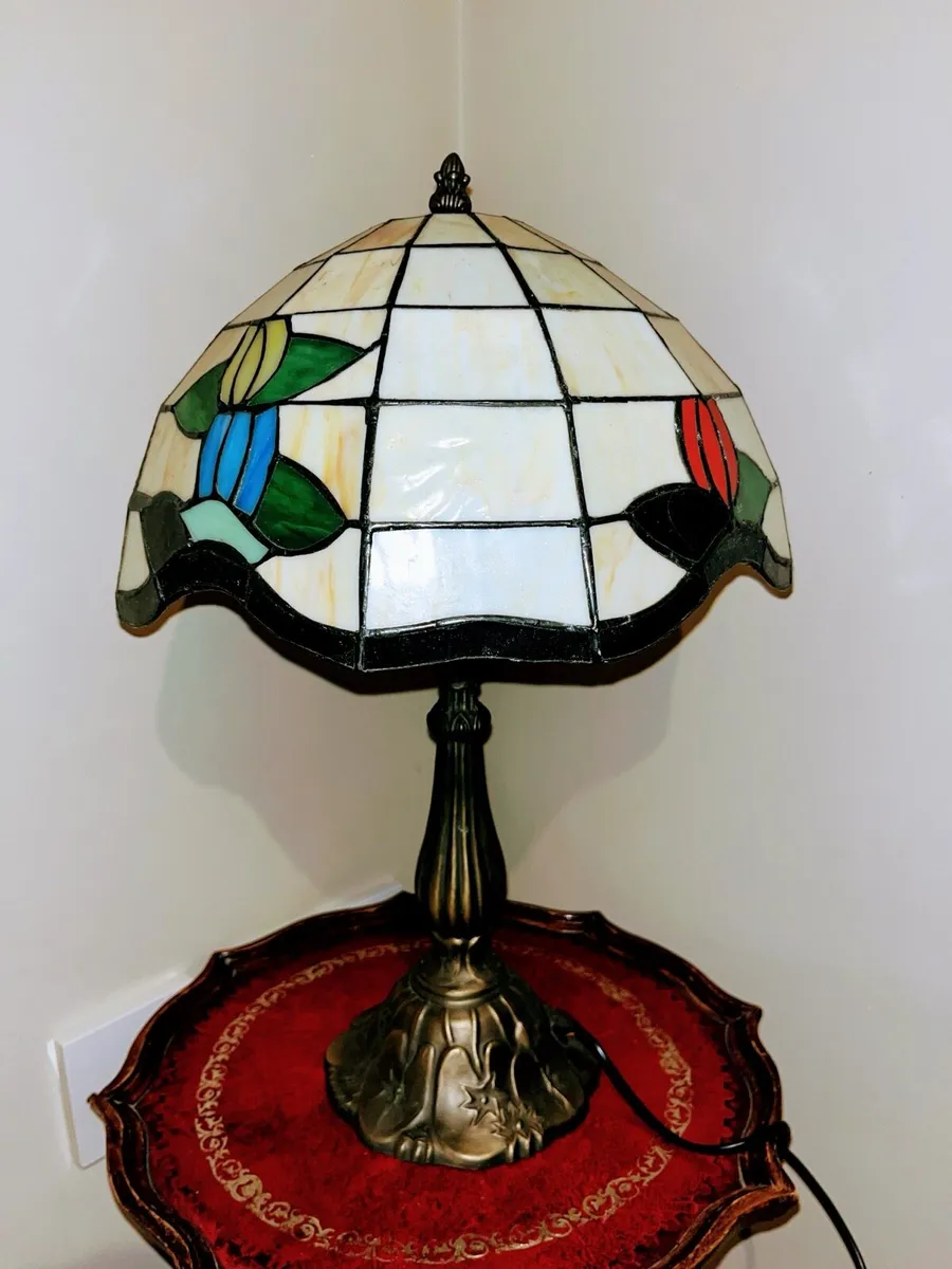 Tiffany style table lamp - Image 1