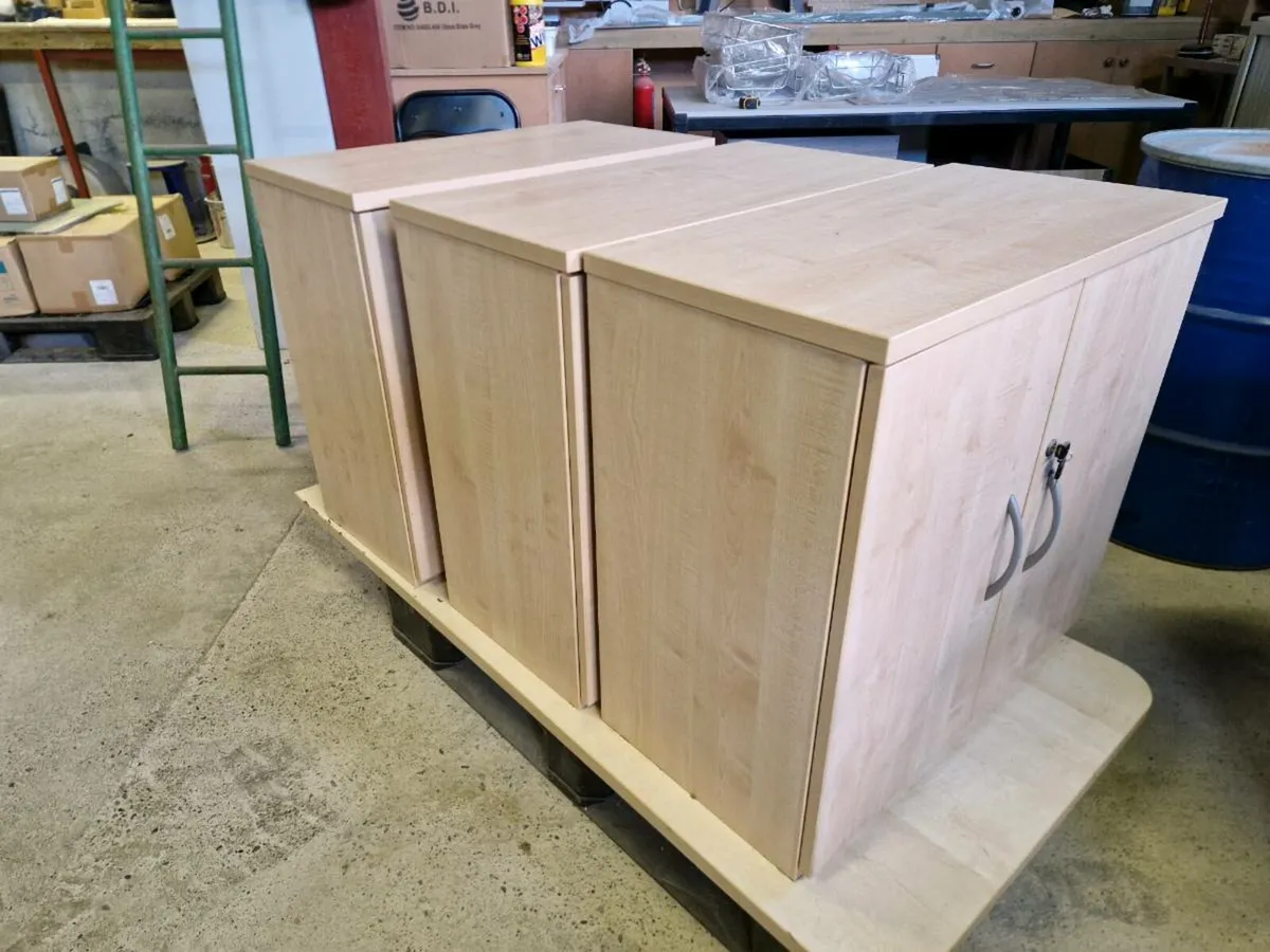 Storage cabinets - Image 4