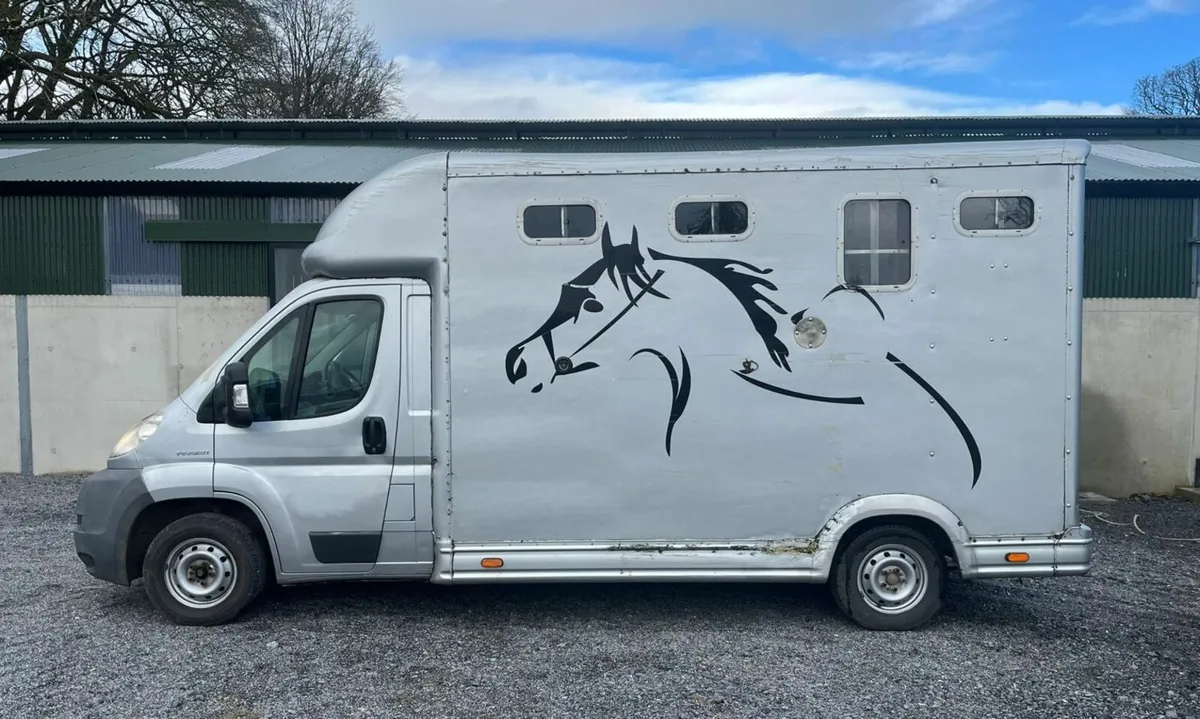Horse Van - Image 1