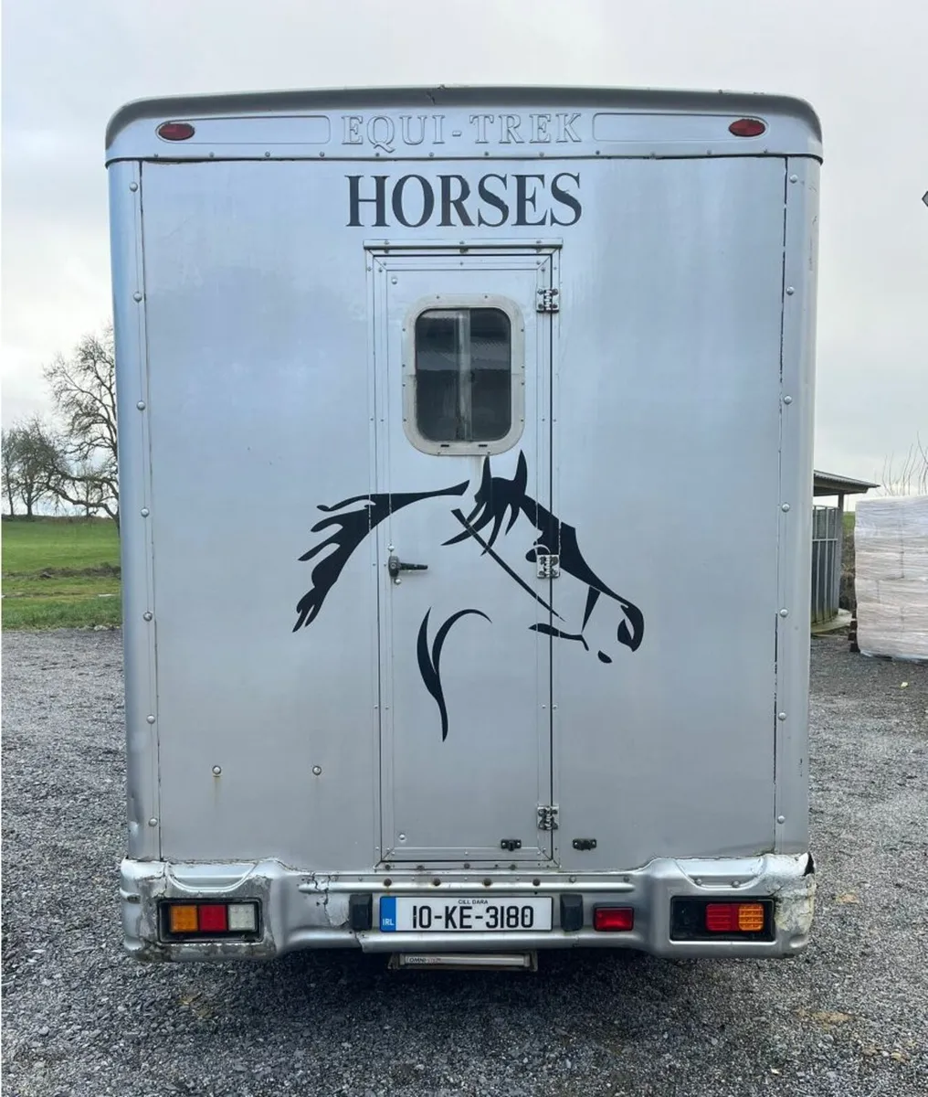 Horse Van - Image 3