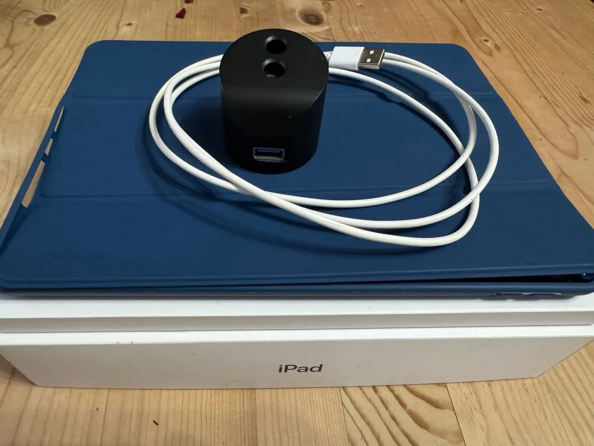 iPad + Magic Keyboard + Apple Pencil + Case ++ - Image 2