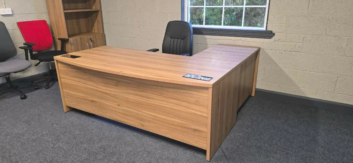 Alto executive office desk set preloved - Image 2