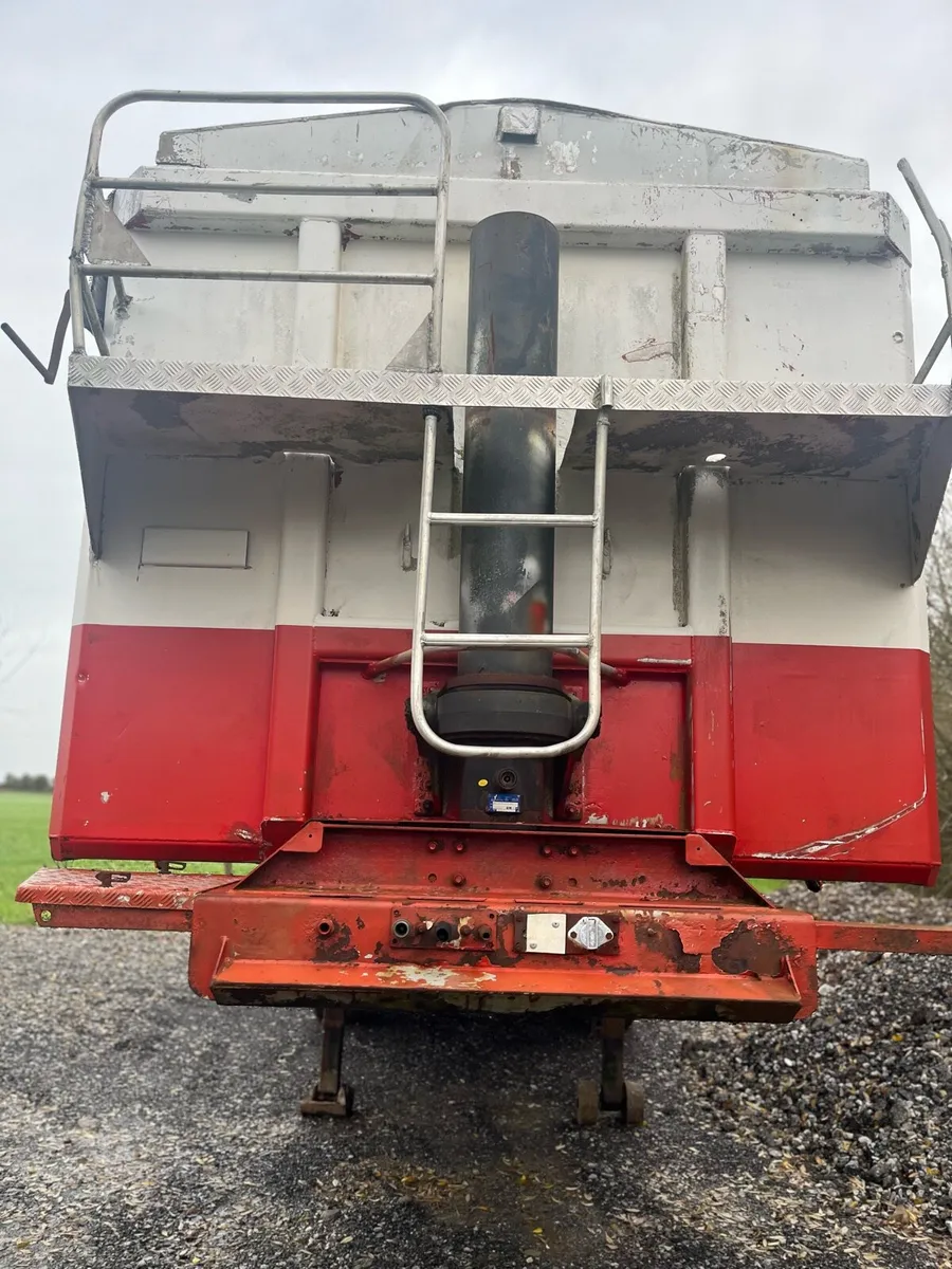Grain Trailer Nurse Tank fendt combine - Image 3