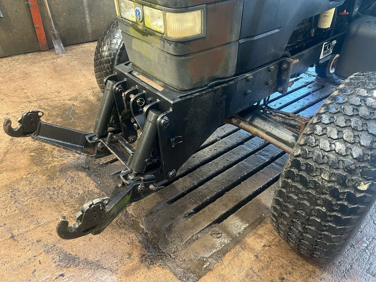 New Holland tm front linkage